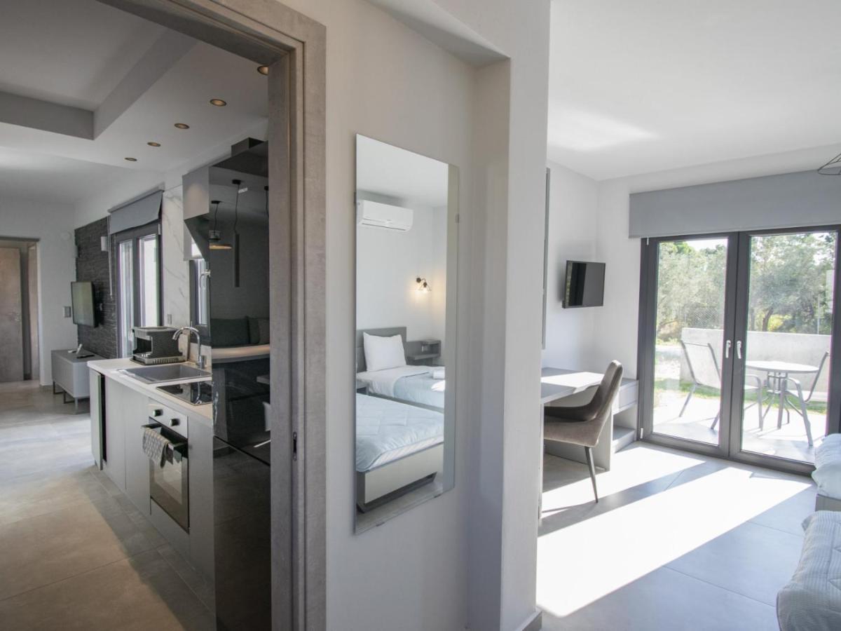 Theasea Luxury Suites - Kallikrateia Halkidiki Nea Kallikrateia エクステリア 写真